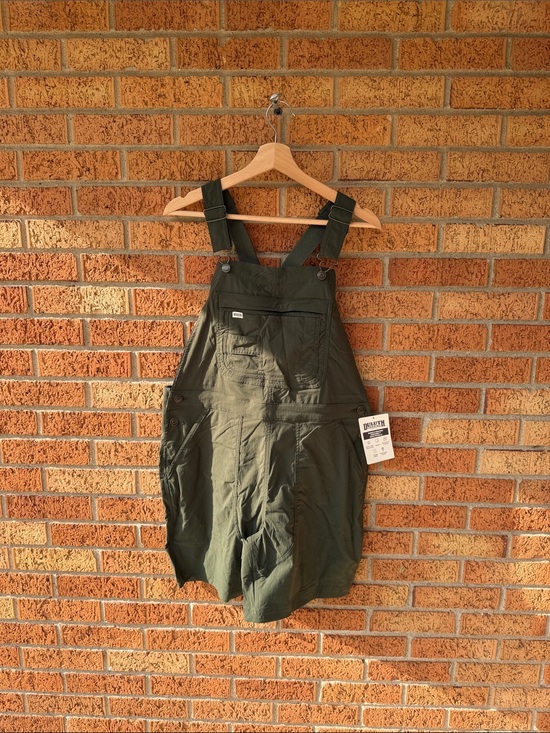 Duluth Trading Co Pants - Duluth Trading Co Women Heirloom Gardening Bib Overall Shorts Green Large NWT